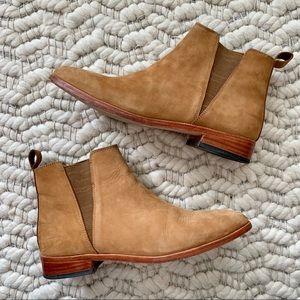 Nisolo Chelsea Boots - Sand - 9.5